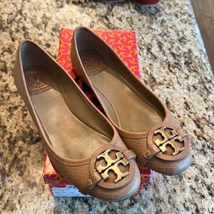 Tory Burch walnut flat shoes. Gold “T” on toe.